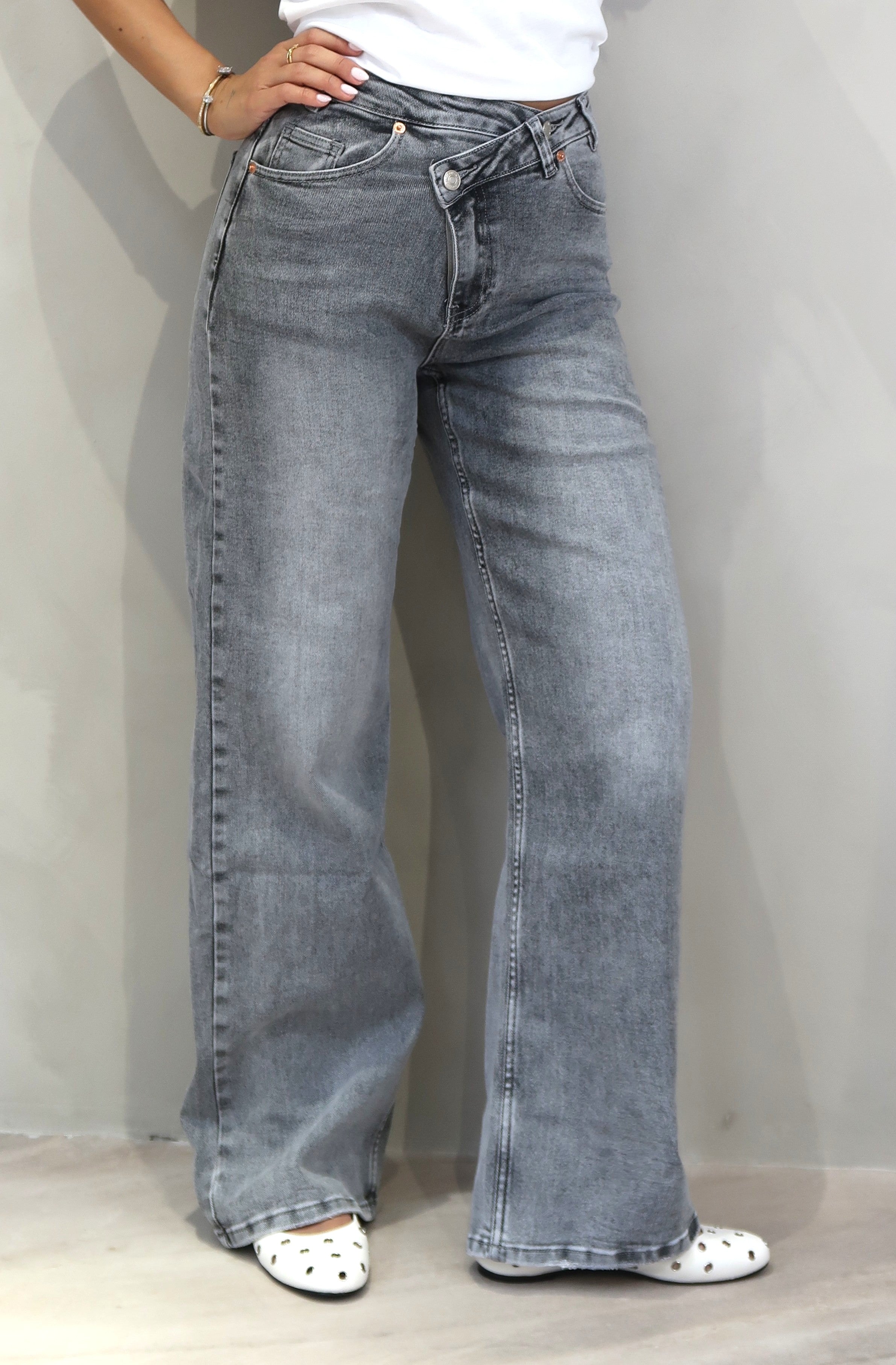 High Waist Jeans Crossed Light Grey