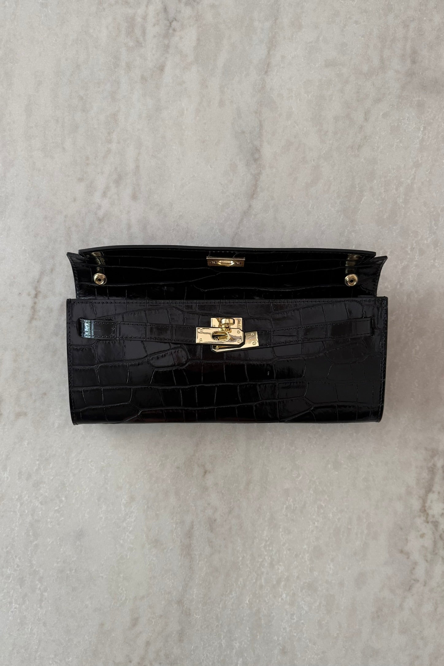 Croc Clutch