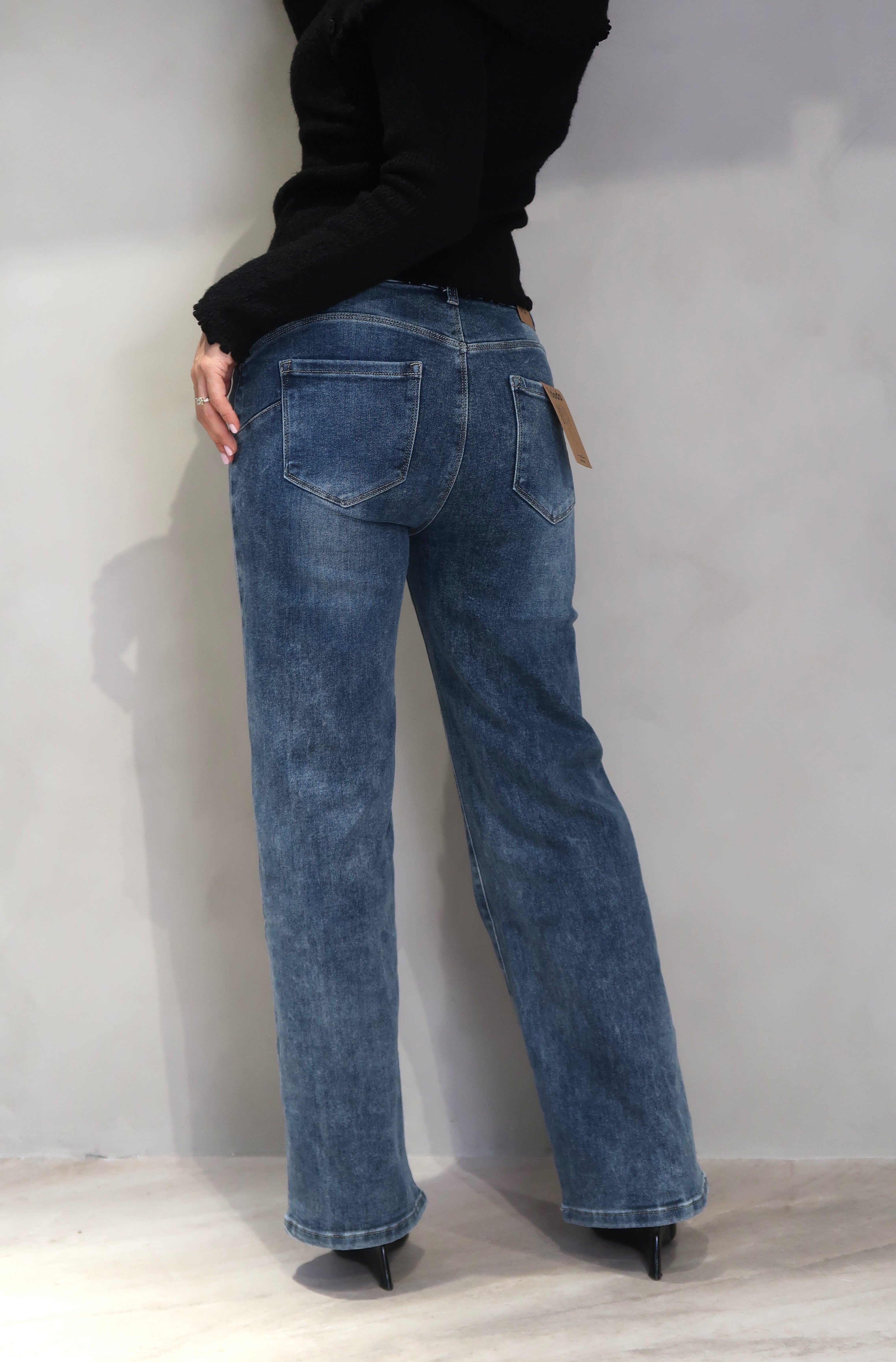 Straight Leg Jeans Mid Waist